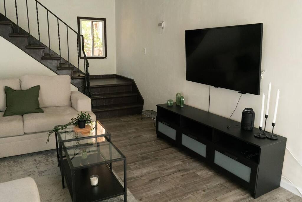 Spacious 2-Bedroom Unit In Hollywood Los Angeles Extérieur photo